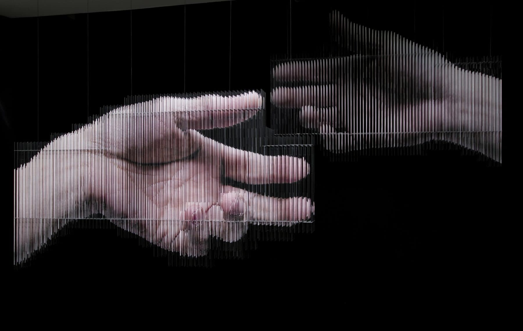홍성철의 String_Mirror_hands, mixed media, 178x100x20cm, 162x114x17cm, 2022